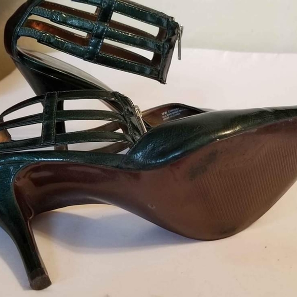 Green Carlos Santana Heels - Picture 4 of 5